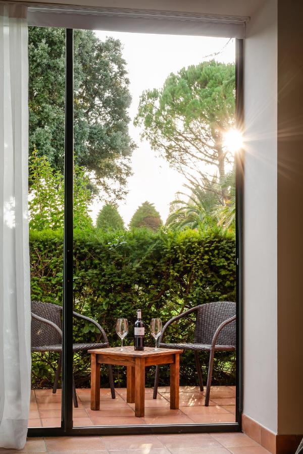 Hotel Torremirona Golf & Spa Navata Exterior photo