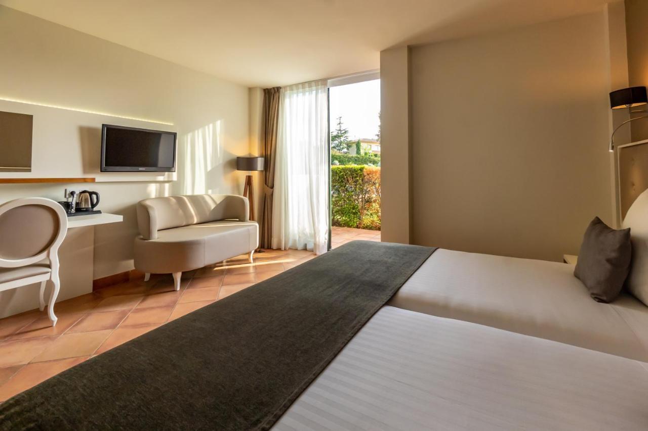 Hotel Torremirona Golf & Spa Navata Exterior photo